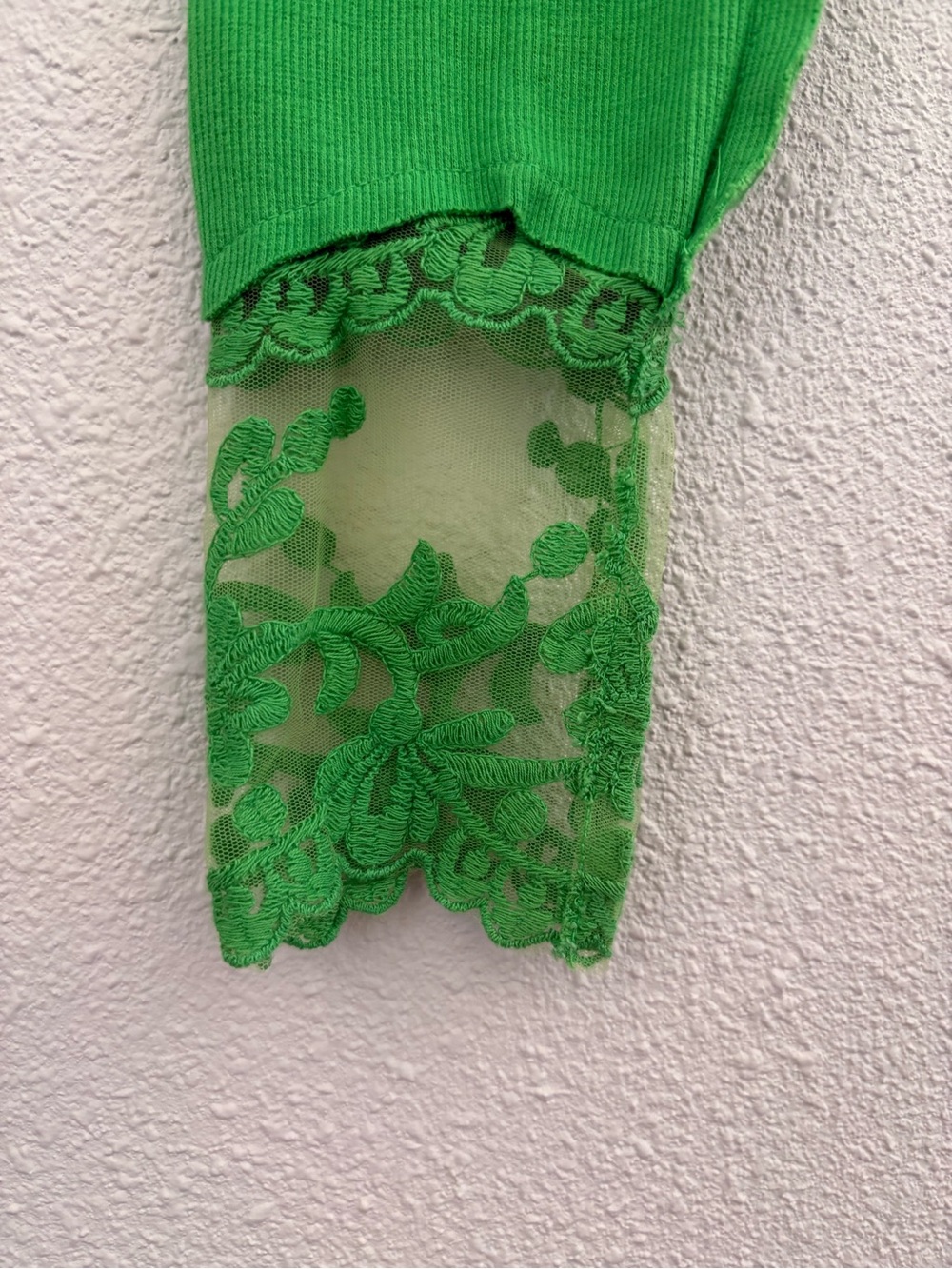 Urban Outfitters Green Embroidered Lace Crop Top (size M) - Picture 4 of 8